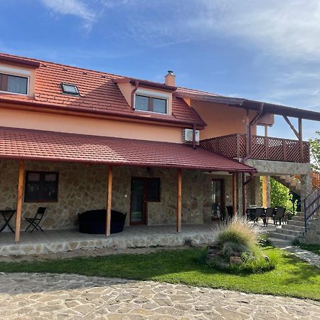 Szoegedi Villa Badacsonytomaj Esterno foto