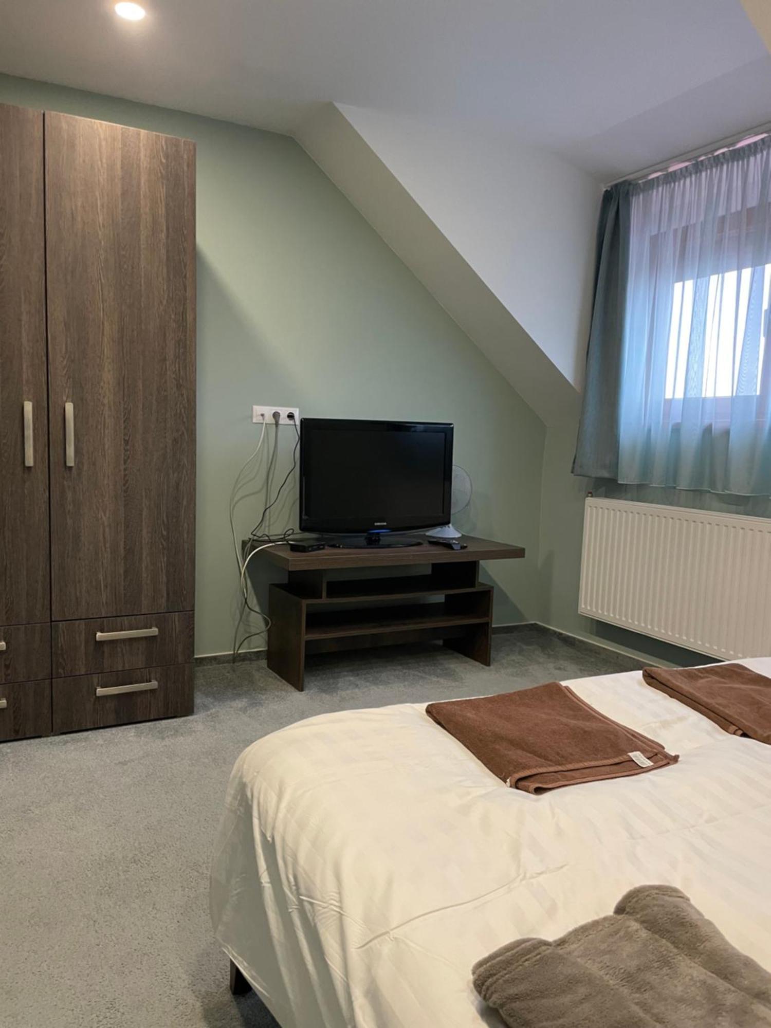Szoegedi Villa Badacsonytomaj Esterno foto